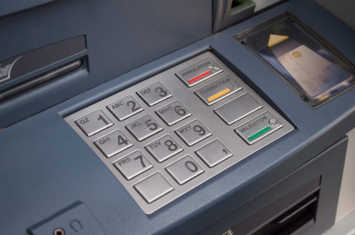 Free cash machines might start charging over dispute with the banks