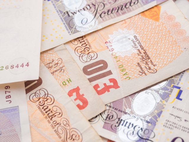 Bank of England to Keep Polymer £5 Notes Depsite Petitions